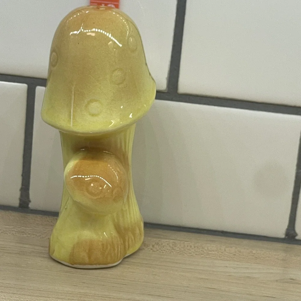 Vintage Mushroom Salt and‎ Pepper Shakers Made in Japan Yellow FLAWS 60s Yellow